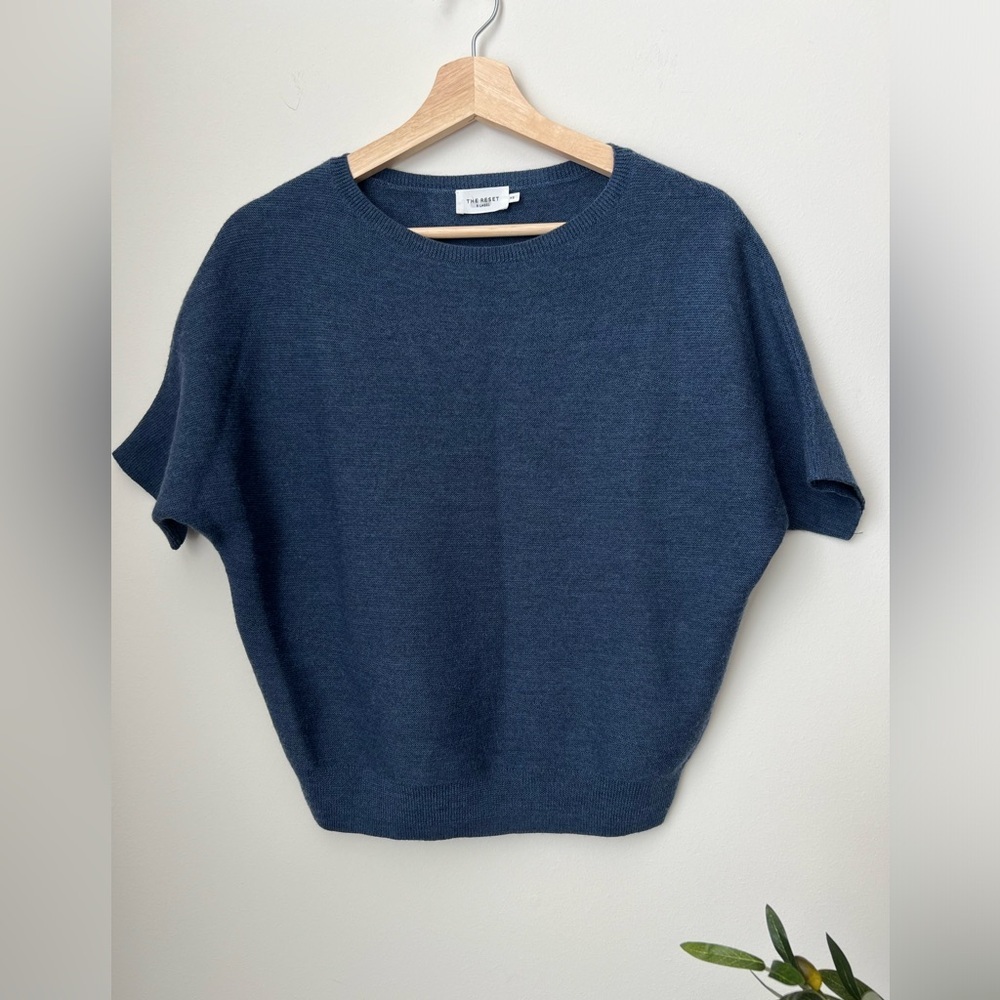 The Reset R Label Essential Pullover Top - Picture 2 of 10